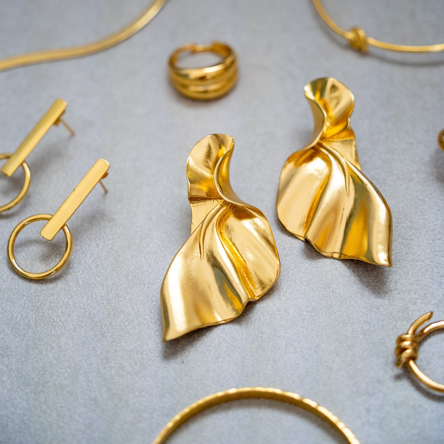 Graceful Wings Earrings - Les Reines