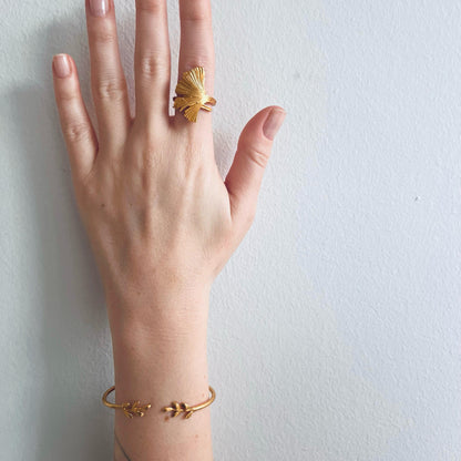 La bague délicate (Grande)